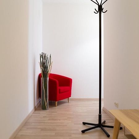 Great Tourist And Business Apartment Near Center Bratislava Bagian luar foto