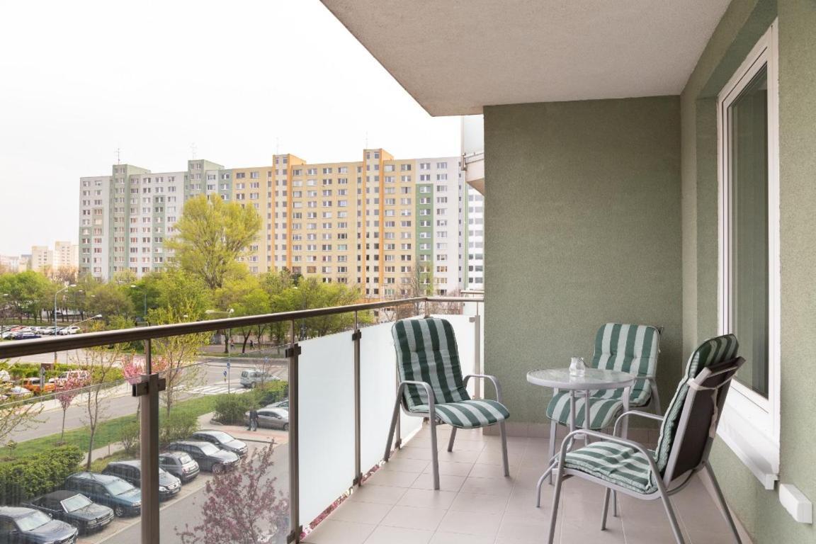Great Tourist And Business Apartment Near Center Bratislava Bagian luar foto